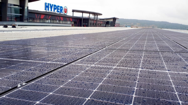 Panneaux solaires de L'hyper U de Doubs.