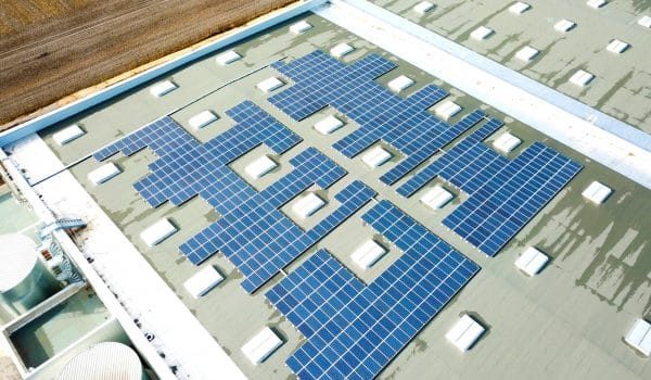 Vue des panneaux solaires sur le toit de marie-cestas.fr
